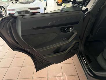 Lamborghini Urus S — photo 26