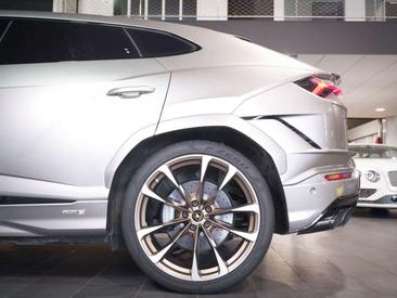 Lamborghini Urus S — photo 48
