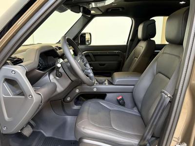 Land Rover Defender 130 D300 MHEV