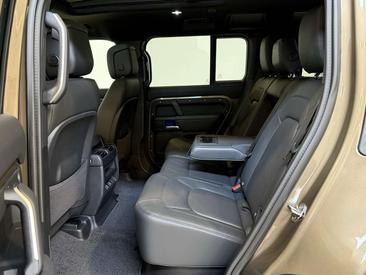 Land Rover Defender 130 D300 MHEV — photo 14