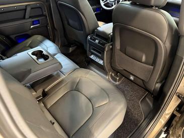 Land Rover Defender 130 D300 MHEV — photo 15