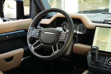 Land Rover Defender 110 P400e — photo 10