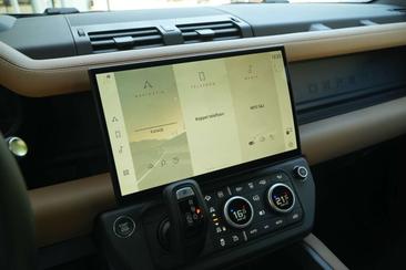 Land Rover Defender 110 P400e — photo 18