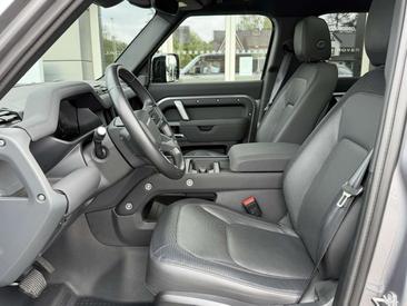 Land Rover Defender 90 D250 MHEV — photo 6