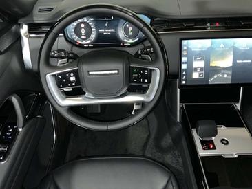 Land Rover Range Rover P550e — photo 8