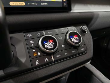Land Rover Defender 110 D300 MHEV — photo 7