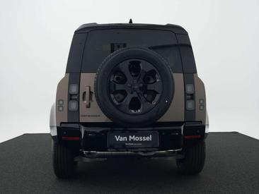 Land Rover Defender 130 D300 MHEV — photo 4