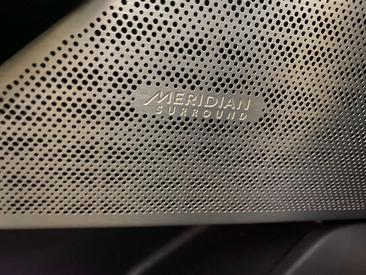 Land Rover Range Rover Velar D240 — photo 14