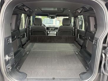 Land Rover Defender 90 D250 MHEV — photo 18