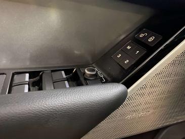 Land Rover Range Rover Velar D240 — photo 15