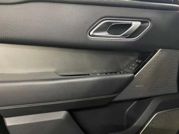 Land Rover Range Rover Velar D240 — photo 16