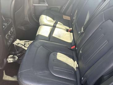 Land Rover Defender 110 P400e — photo 11