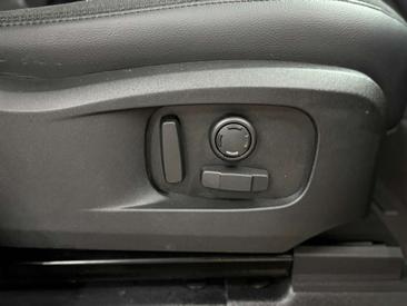 Land Rover Defender 110 D300 MHEV — photo 18