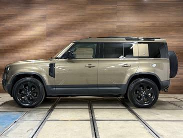 Land Rover Defender 110 D300 MHEV — photo 21