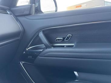 Land Rover Range Rover D350 — photo 17