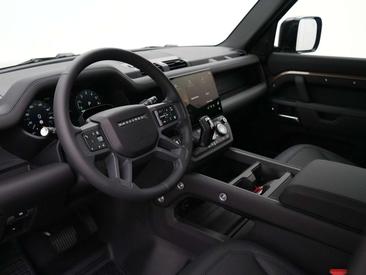 Land Rover Defender 130 D300 MHEV — photo 29