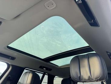 Land Rover Range Rover D350 — photo 24