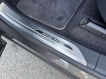 Land Rover Range Rover D350 — photo 27