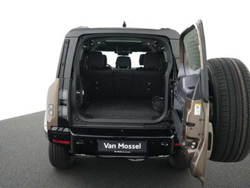 Land Rover Defender 130 D300 MHEV — photo 39