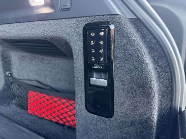Land Rover Range Rover D350 — photo 31