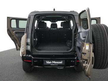 Land Rover Defender 130 D300 MHEV — photo 43