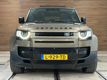 Land Rover Defender 110 SE 2.0 D240 — photo 6