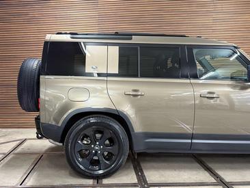 Land Rover Defender 110 SE 2.0 D240 — photo 20