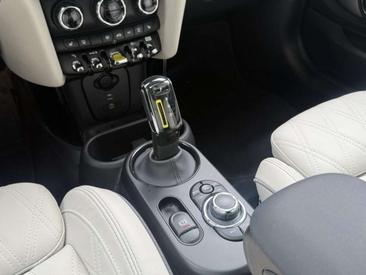 Mini 3 Portes Berline Cooper SE — photo 11