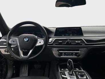 BMW Série 7 Berline 745e — photo 10
