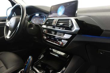 BMW iX3 — photo 6