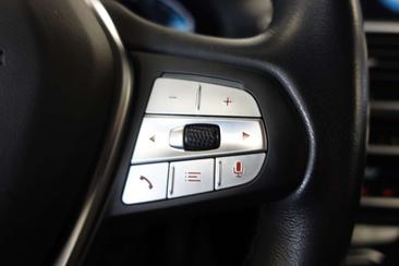 BMW iX3 — photo 11