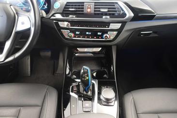 BMW iX3 — photo 12