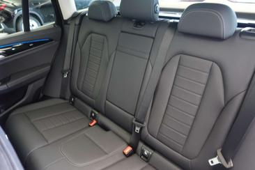 BMW iX3 — photo 16