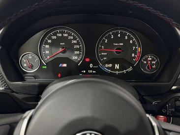 BMW M4 Competition — photo 23