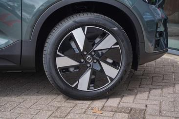 Volvo EX40 Single Motor Extended Range — photo 7