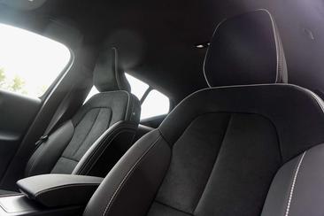 Volvo EX40 Single Motor Extended Range — photo 17