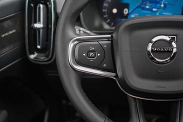 Volvo EX40 Single Motor Extended Range — photo 19