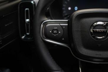 Volvo EX40 Single Motor Extended Range — photo 19