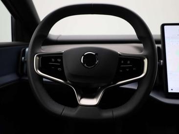 Volvo EX30 Single Motor Extended Range — photo 6