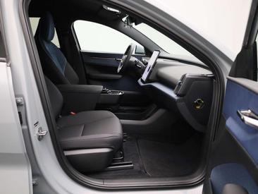 Volvo EX30 Single Motor Extended Range — photo 32