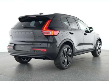 Volvo XC40 B3 — photo 2