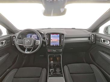 Volvo XC40 B3 — photo 5