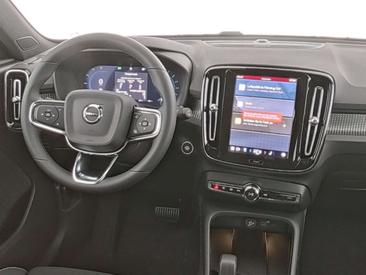 Volvo XC40 B3 — photo 8