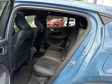 Volvo C40 Coupé SUV — photo 7