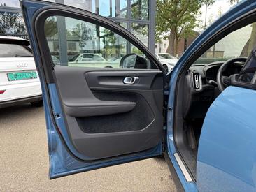 Volvo C40 Coupé SUV — photo 9