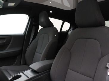 Volvo EC40 Coupé SUV Single Motor Extended Range — photo 10