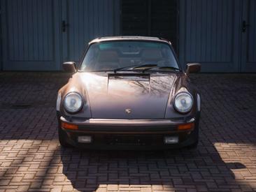 Porsche 911 Carrera 3.0 — photo 11