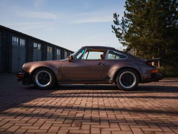 Porsche 911 Carrera 3.0 — photo 13