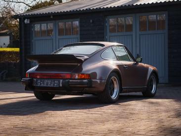 Porsche 911 Carrera 3.0 — photo 15