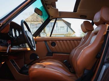 Porsche 911 Carrera 3.0 — photo 23